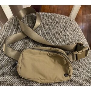 Everywhere Belt Bag 1L